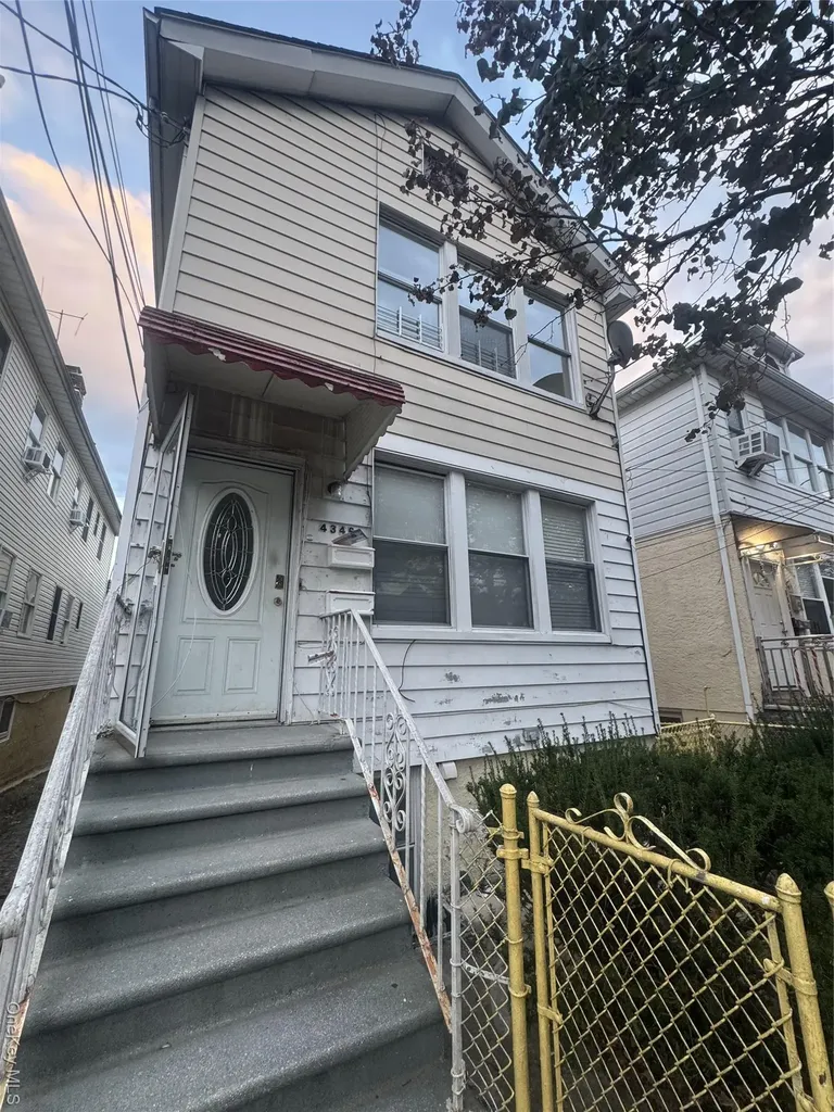 4346 Edson Avenue Bronx NY 10466
