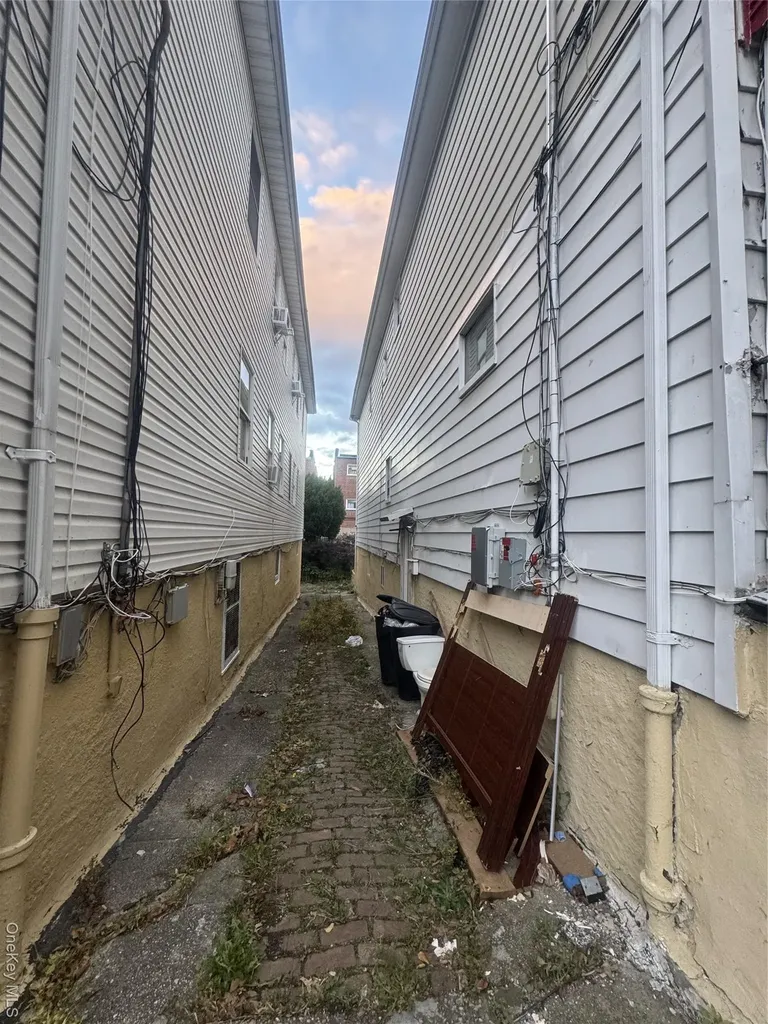 4346 Edson Avenue Bronx NY 10466