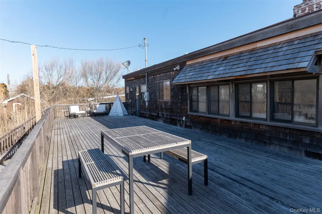 35 Sloop Walk Summer Club NY 11706