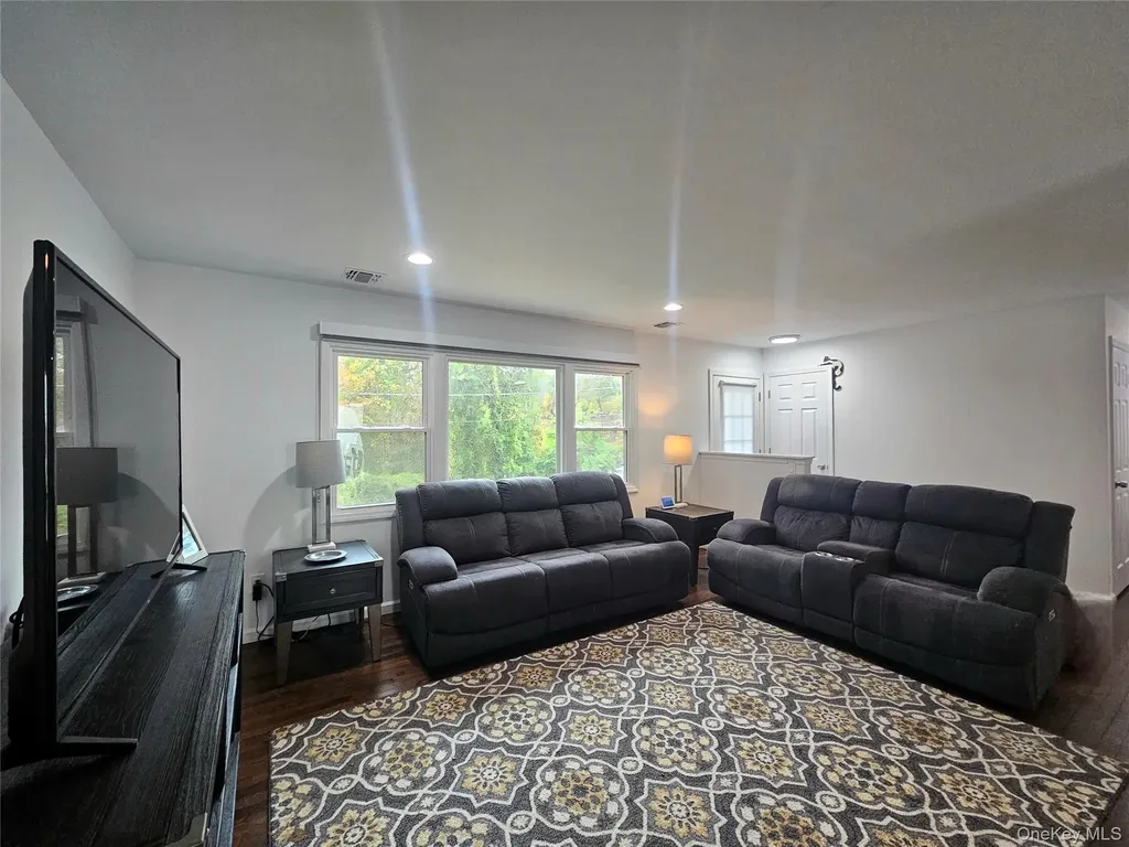 31 Brookhaven Drive Rocky Point NY 11778