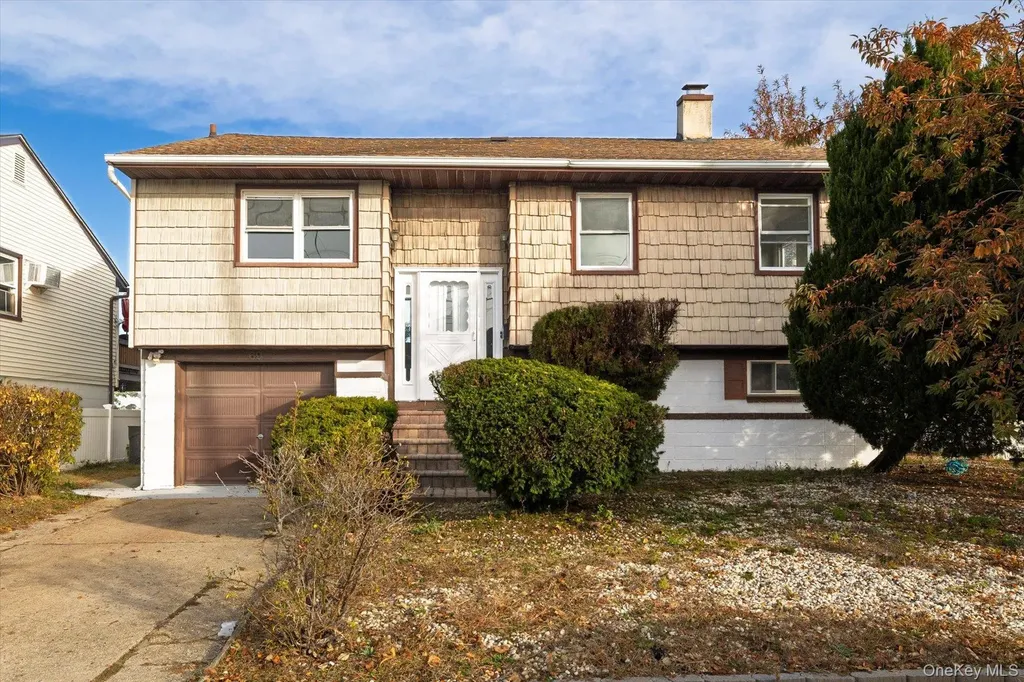 69 E 1st Street Freeport NY 11520