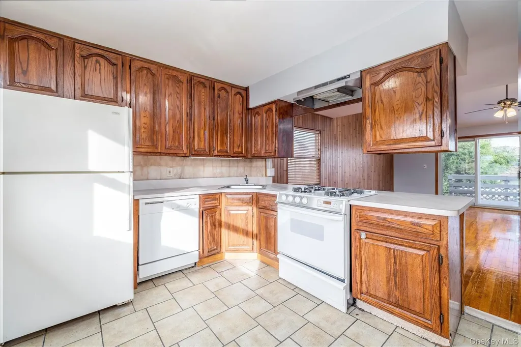 69 E 1st Street Freeport NY 11520