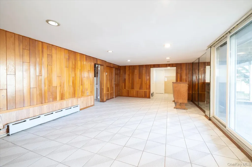 69 E 1st Street Freeport NY 11520