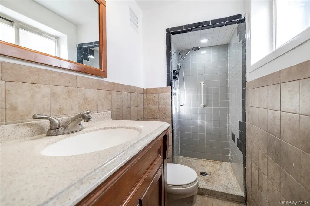 69 E 1st Street Freeport NY 11520