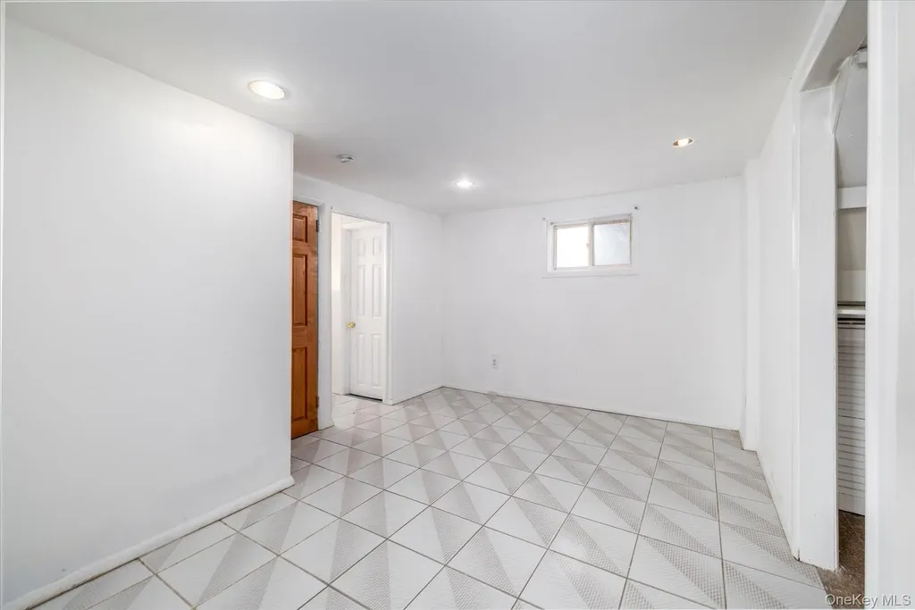 69 E 1st Street Freeport NY 11520