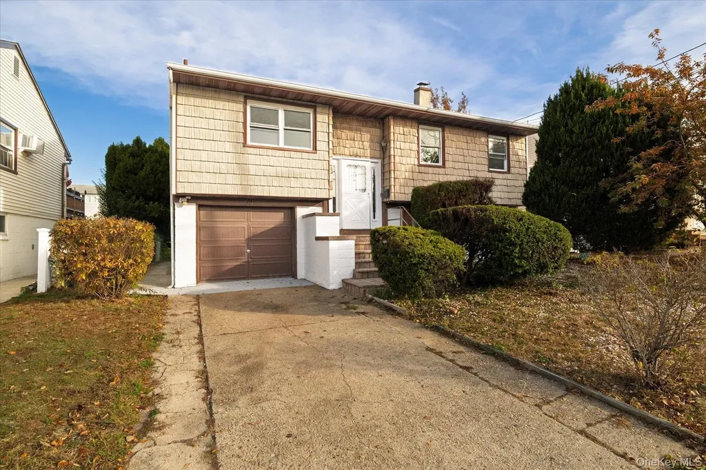 69 E 1st Street Freeport NY 11520