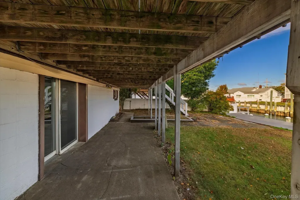 69 E 1st Street Freeport NY 11520