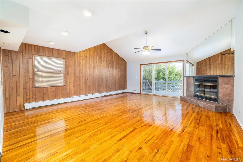 69 E 1st Street Freeport NY 11520
