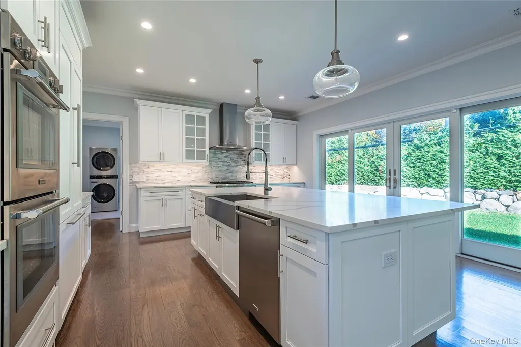 15 Grenfell Drive Great Neck NY 11020