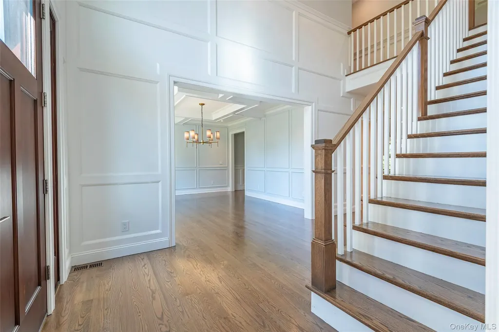 15 Grenfell Drive Great Neck NY 11020