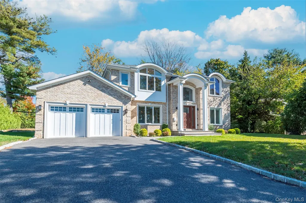 15 Grenfell Drive Great Neck NY 11020