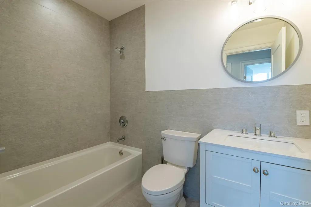 15 Grenfell Drive Great Neck NY 11020