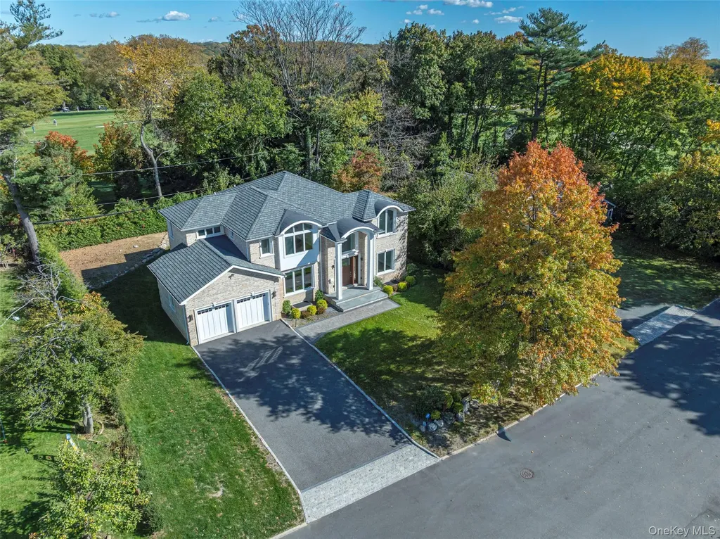 15 Grenfell Drive Great Neck NY 11020