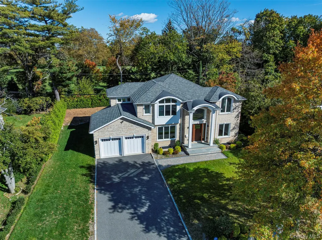 15 Grenfell Drive Great Neck NY 11020
