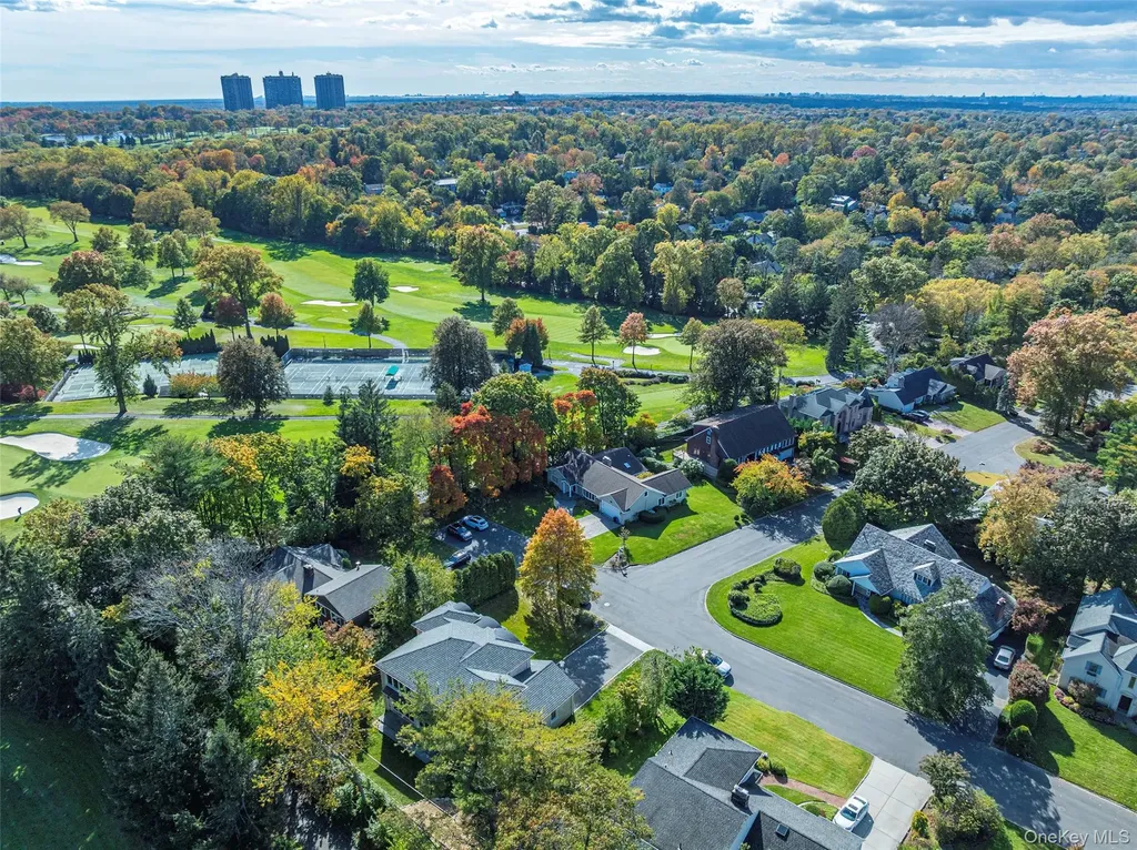 15 Grenfell Drive Great Neck NY 11020