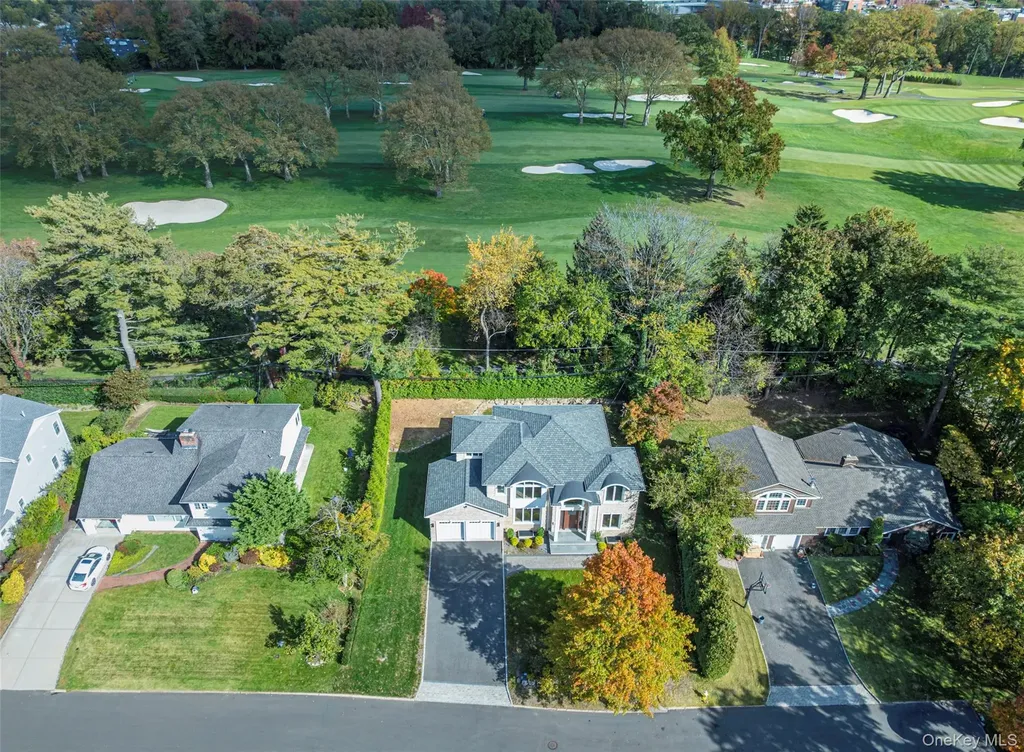 15 Grenfell Drive Great Neck NY 11020