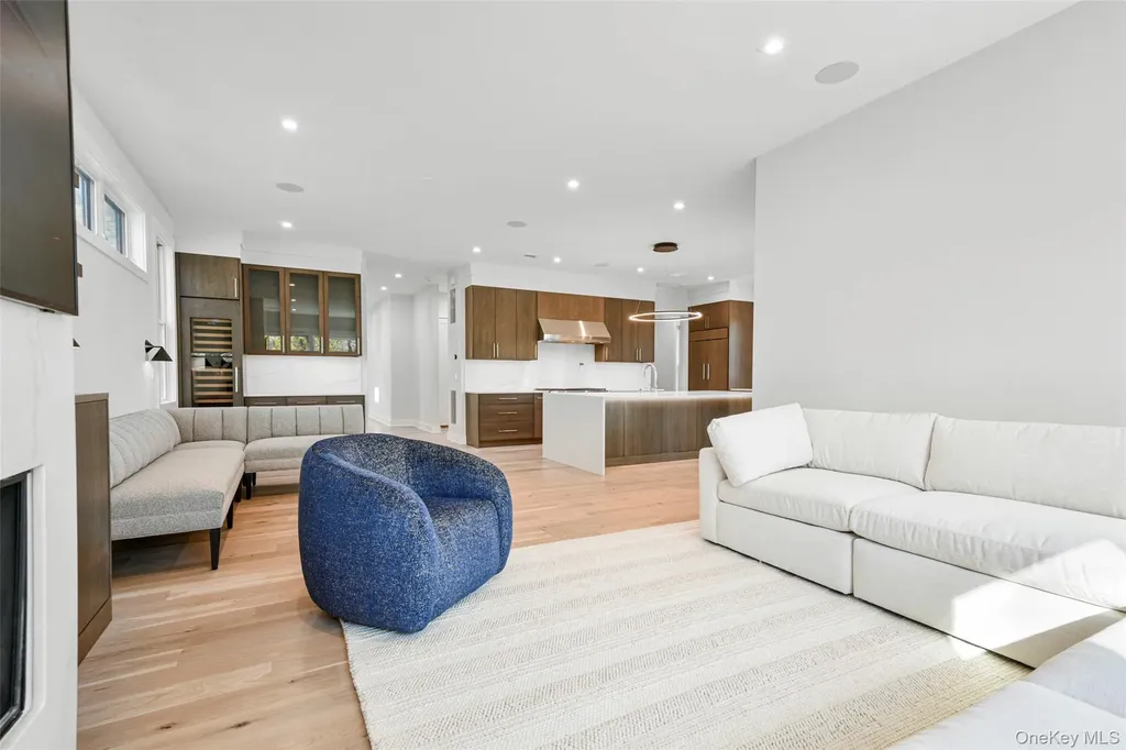 65 Myrtle Boulevard Larchmont NY 10538