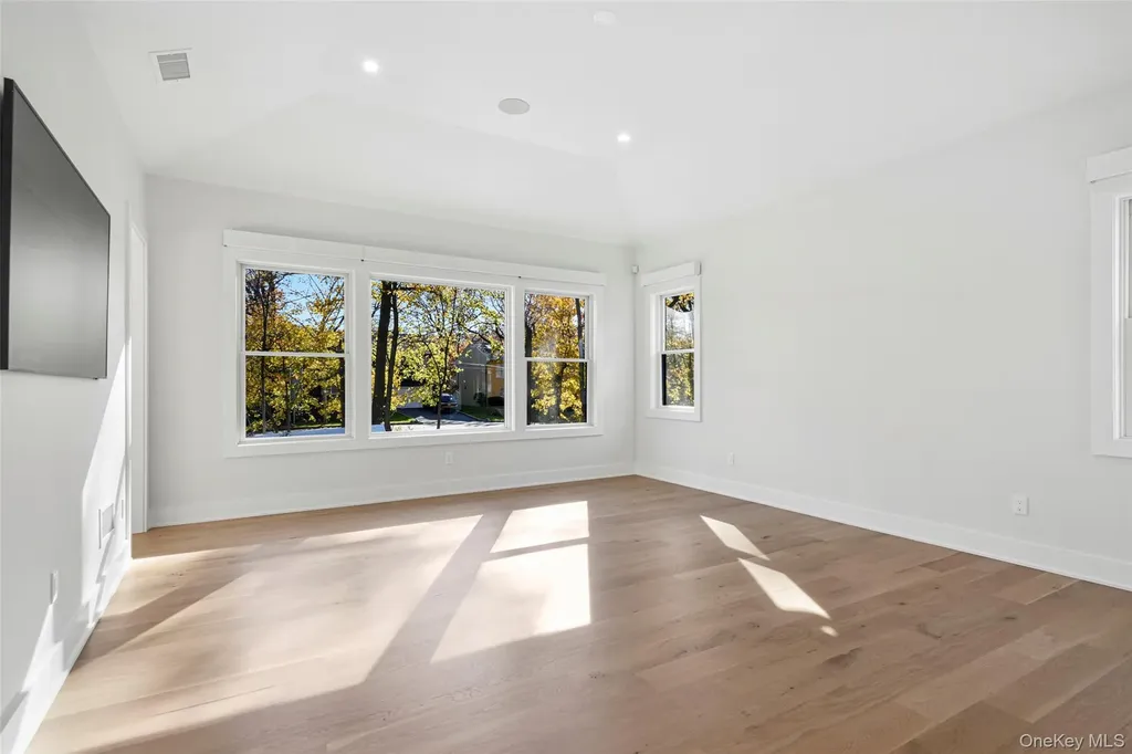 65 Myrtle Boulevard Larchmont NY 10538