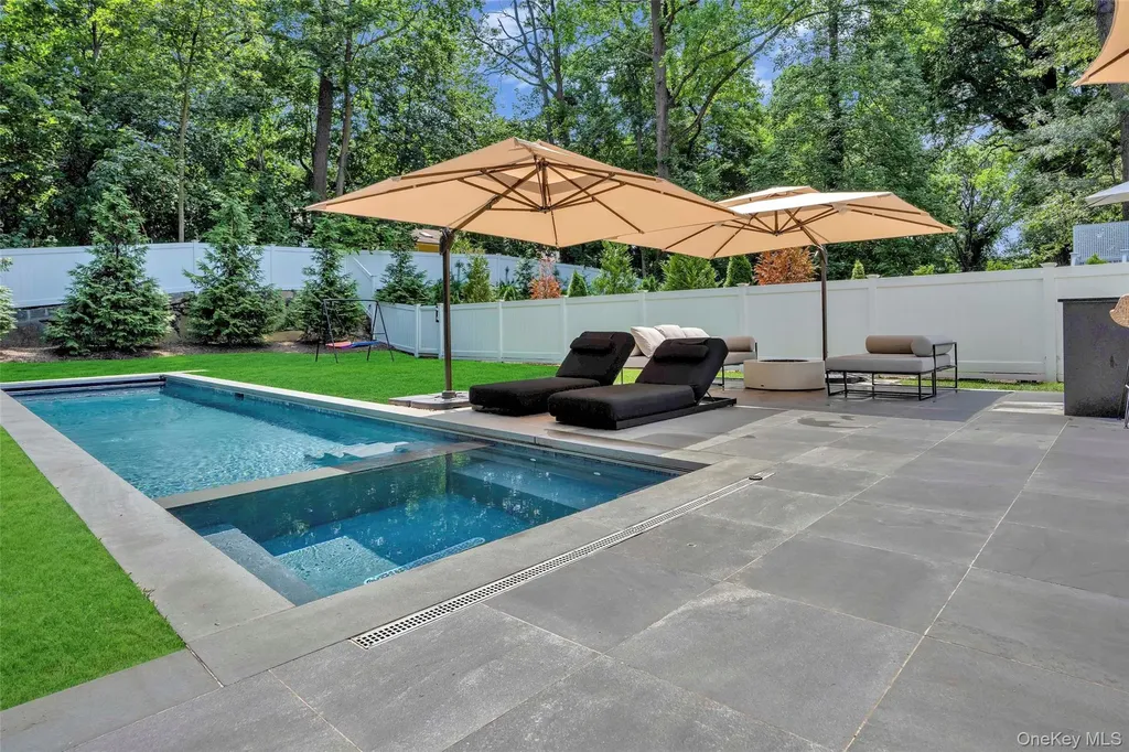 65 Myrtle Boulevard Larchmont NY 10538