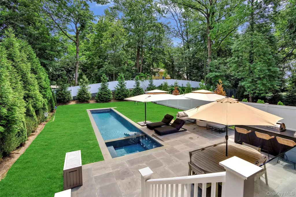 65 Myrtle Boulevard Larchmont NY 10538