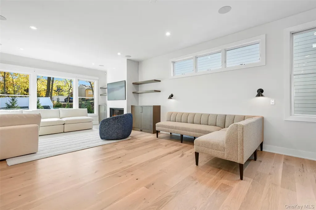 65 Myrtle Boulevard Larchmont NY 10538