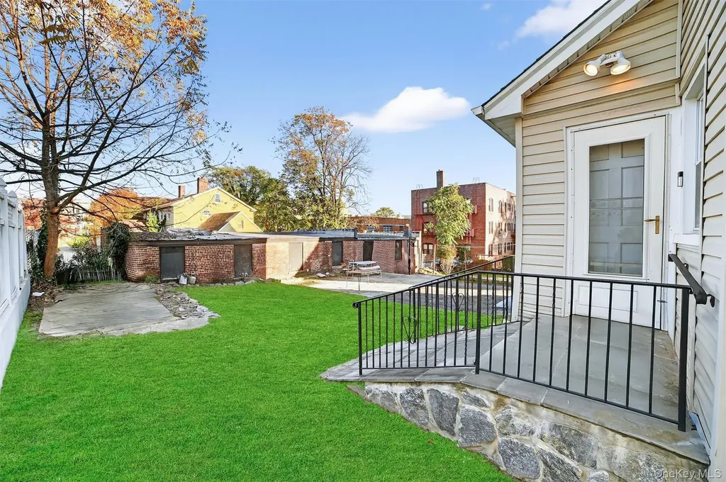 17 Mount Joy Place New Rochelle NY 10801