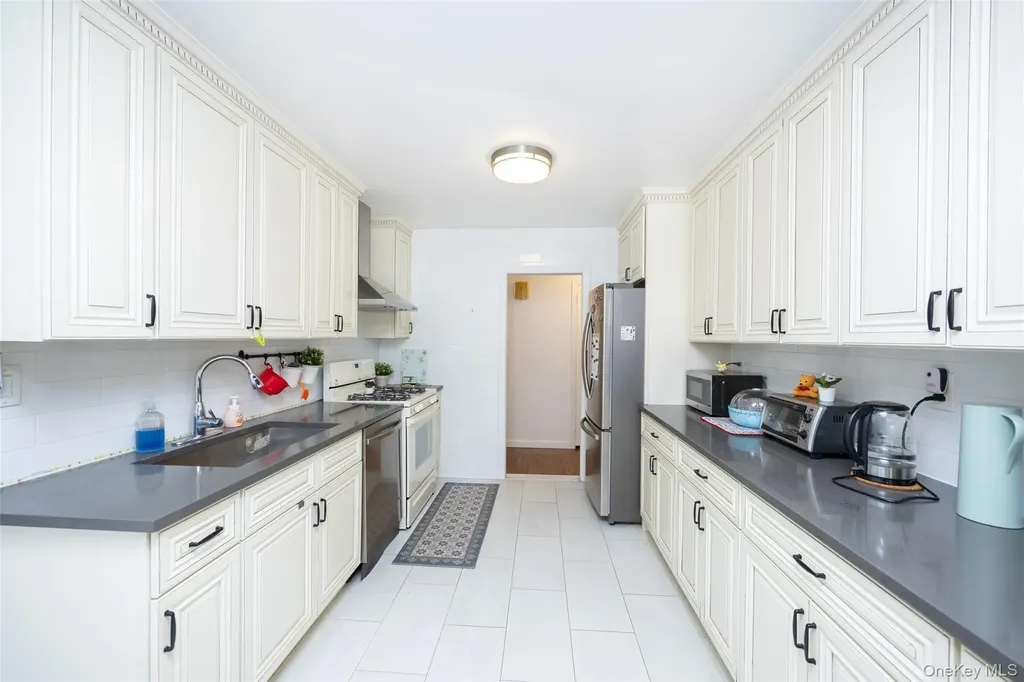 14 Cedar Street Greenvale NY 11548