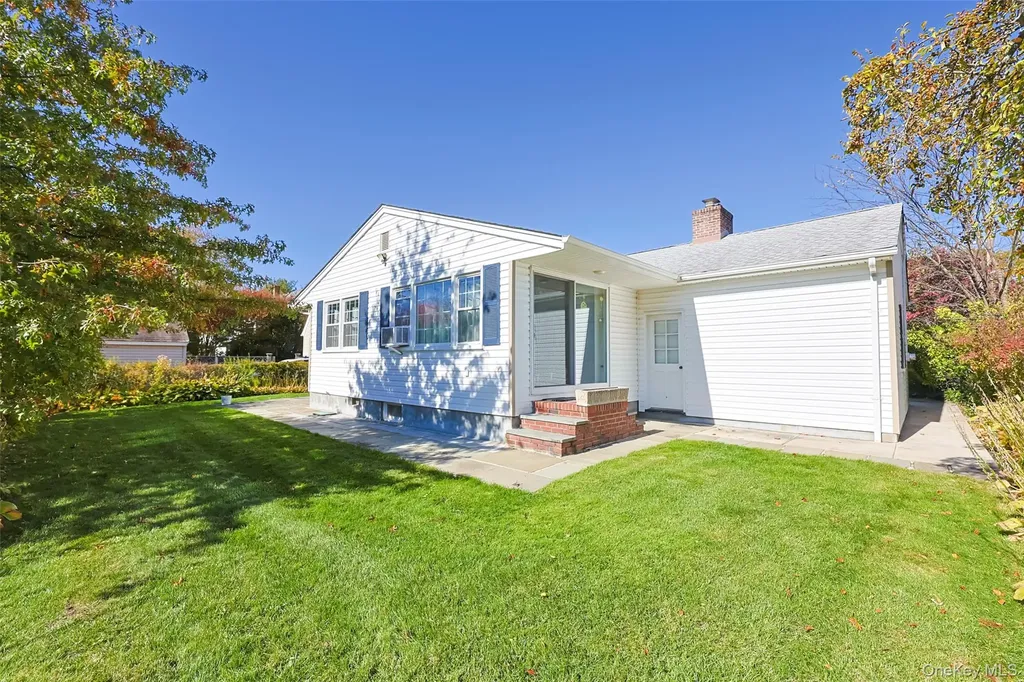 14 Cedar Street Greenvale NY 11548