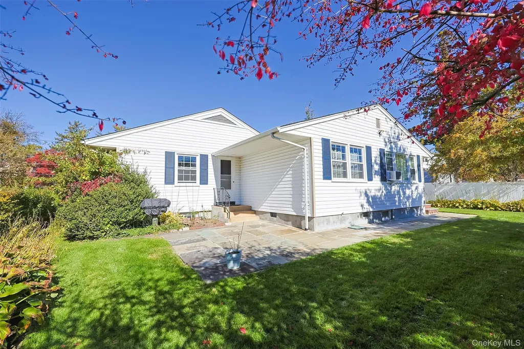 14 Cedar Street Greenvale NY 11548