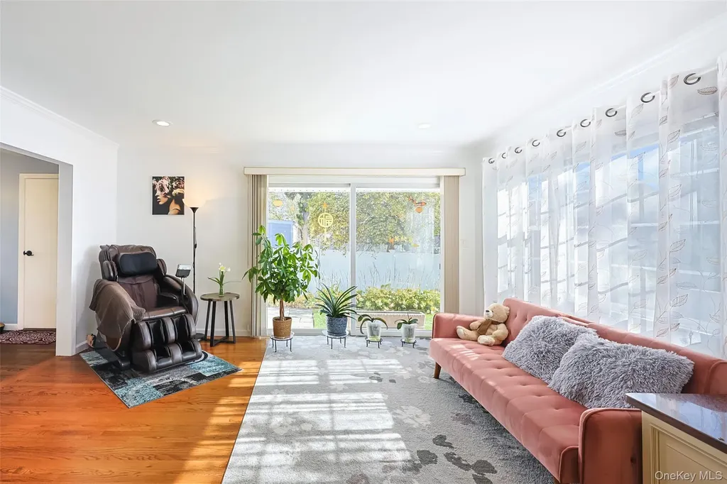 14 Cedar Street Greenvale NY 11548