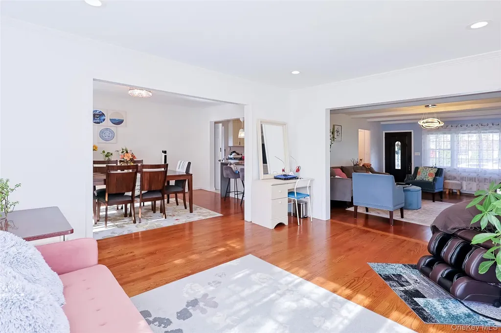 14 Cedar Street Greenvale NY 11548