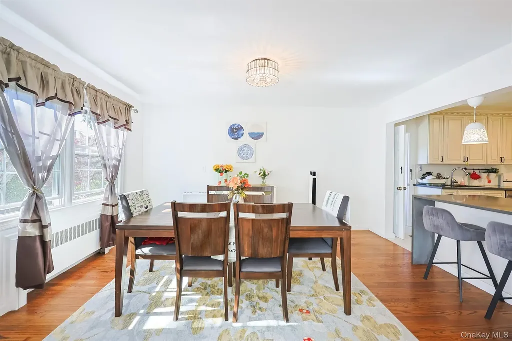 14 Cedar Street Greenvale NY 11548