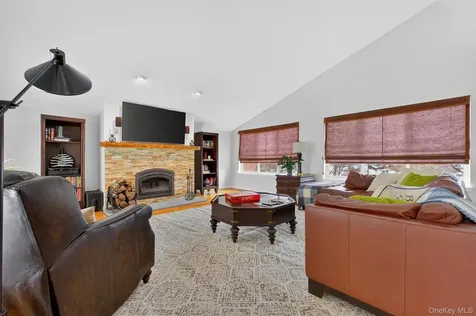 96 Cherry Hill Court Briarcliff Manor NY 10510