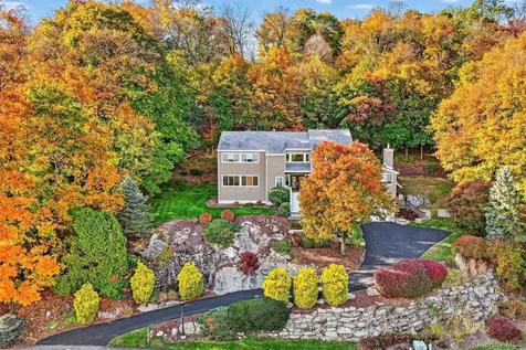 96 Cherry Hill Court Briarcliff Manor NY 10510