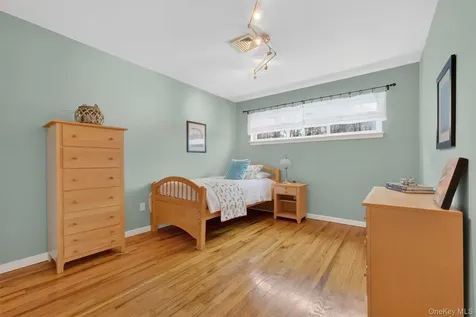 96 Cherry Hill Court Briarcliff Manor NY 10510