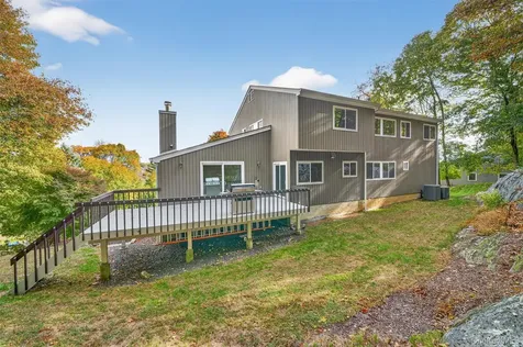 96 Cherry Hill Court Briarcliff Manor NY 10510