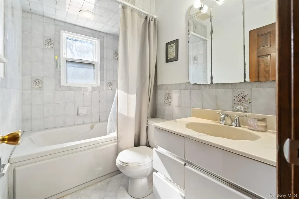 90 27th Street Copiague NY 11726