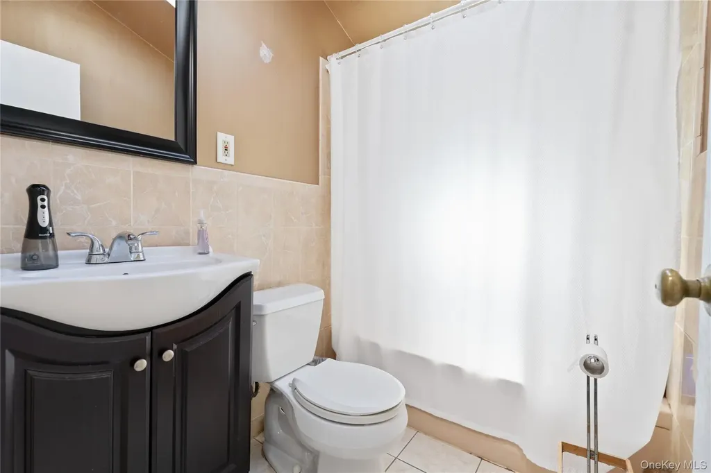 90 27th Street Copiague NY 11726