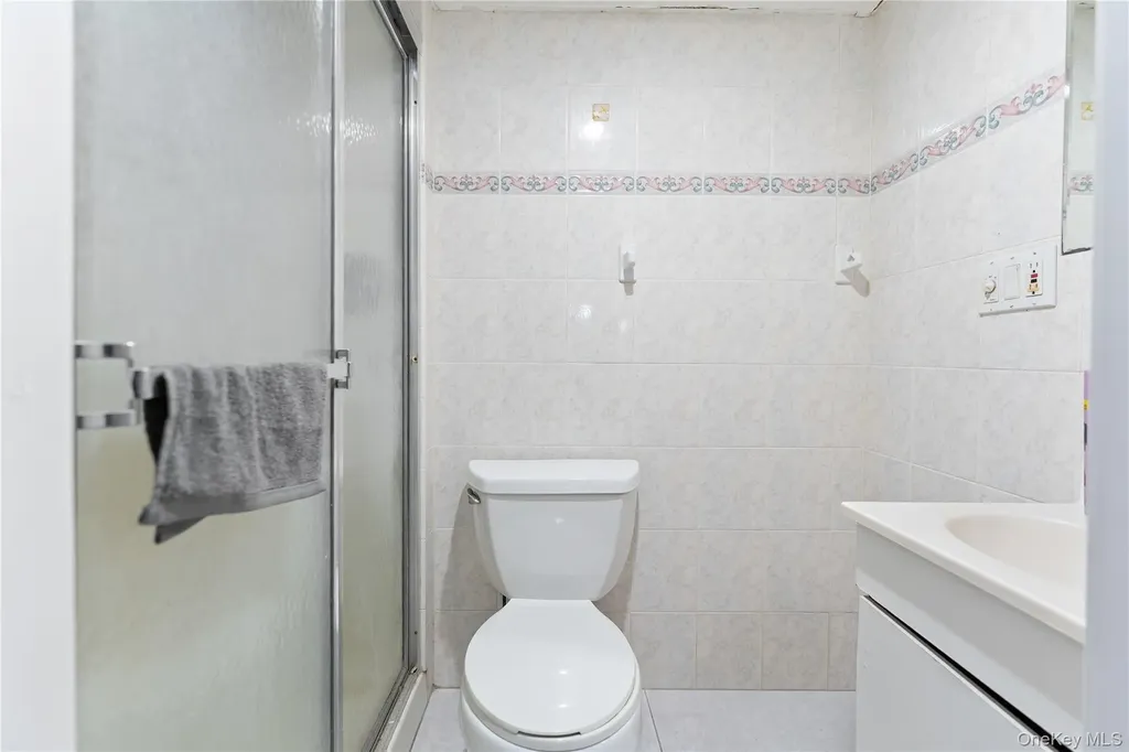 90 27th Street Copiague NY 11726