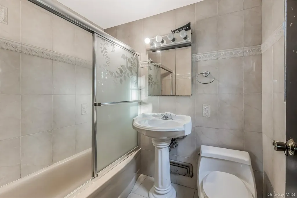 15 Wayne Way White Plains NY 10607