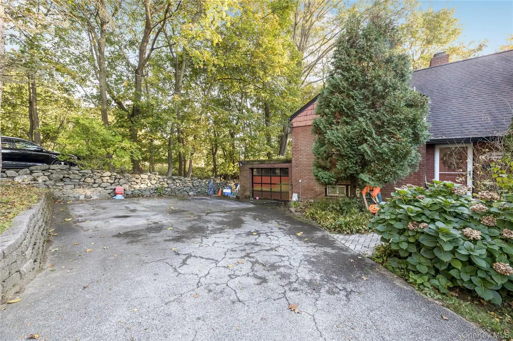 15 Wayne Way White Plains NY 10607