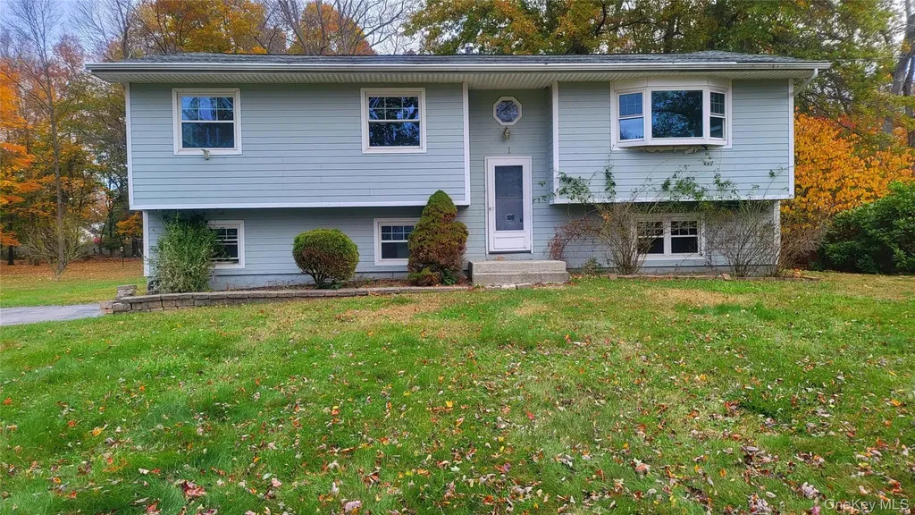 11 Pleasant Lane Poughkeepsie NY 12603