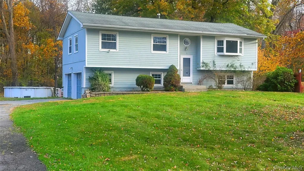 11 Pleasant Lane Poughkeepsie NY 12603