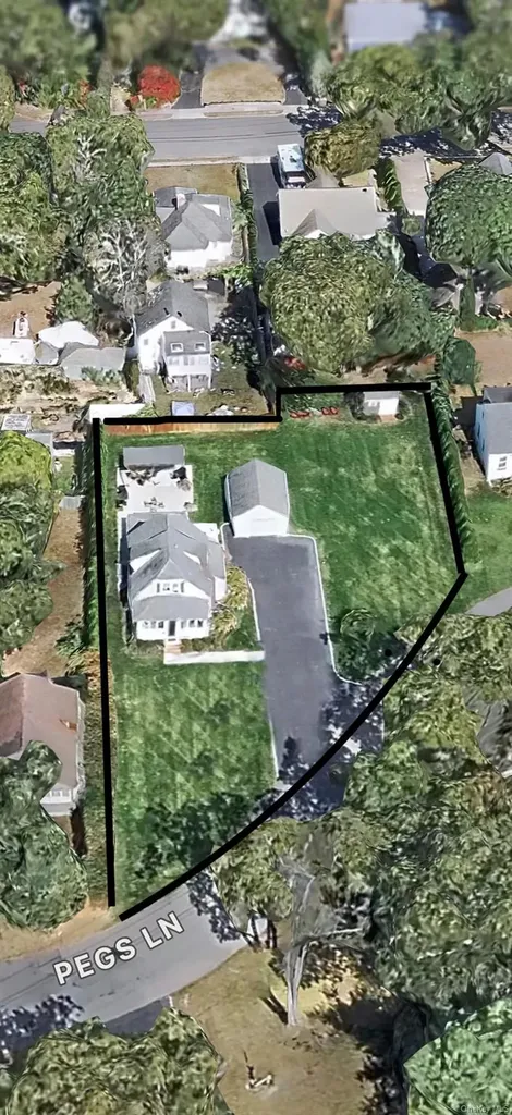 24 Pegs Lane Riverhead NY 11901