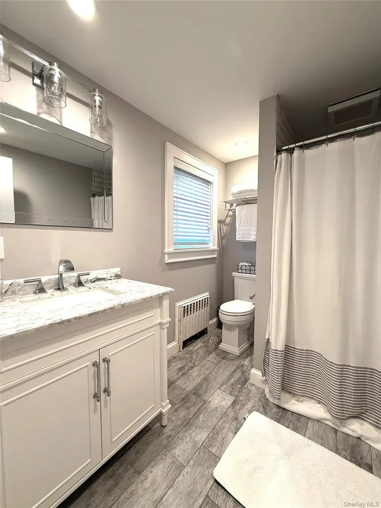 24 Pegs Lane Riverhead NY 11901