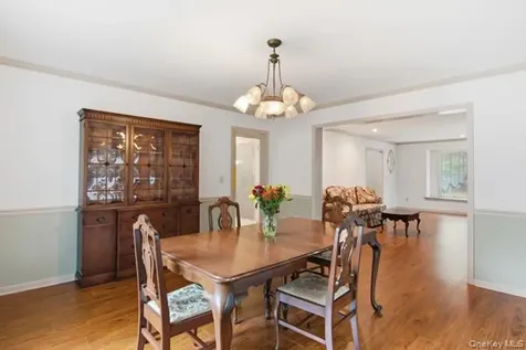 15 Arbor Court Bohemia NY 11716