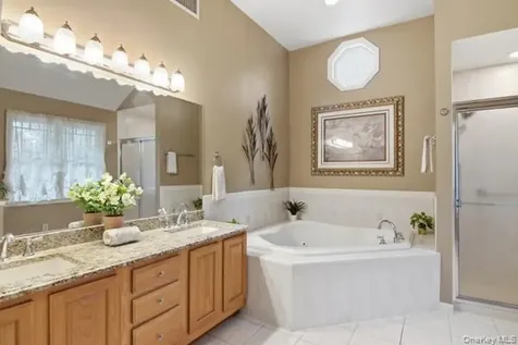 15 Arbor Court Bohemia NY 11716