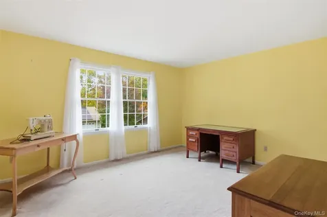 15 Arbor Court Bohemia NY 11716