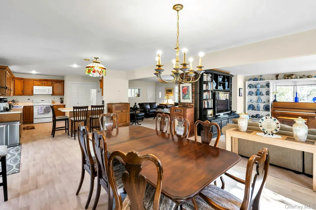 34 Winston Drive Smithtown NY 11787