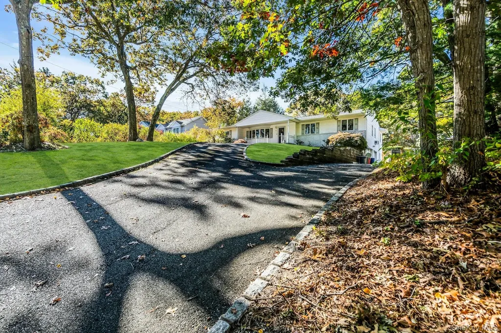34 Winston Drive Smithtown NY 11787